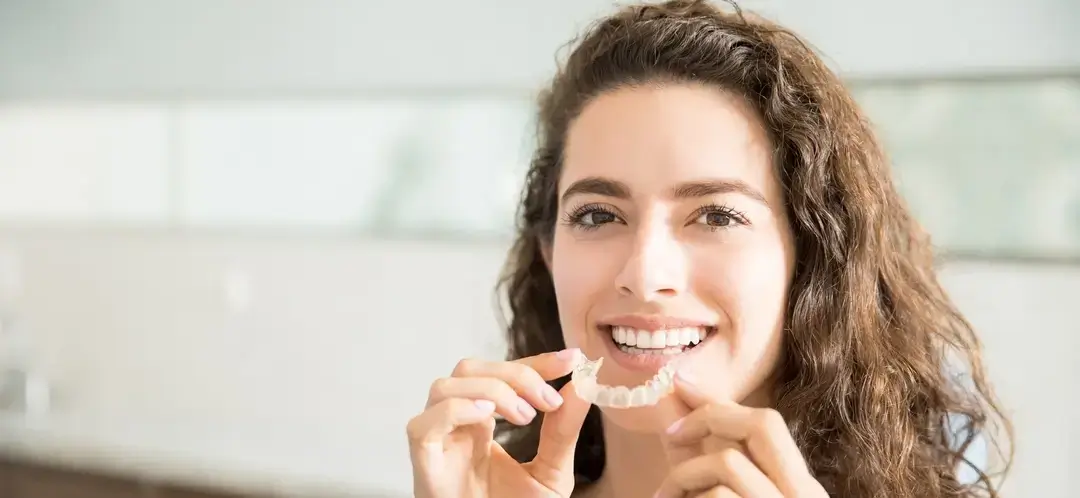 invisalign vs braces banner